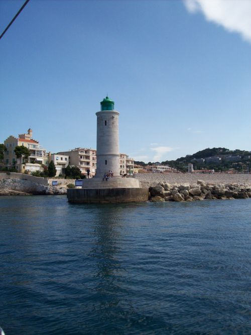 Le phare indique que nous sommes au port de Cassis
