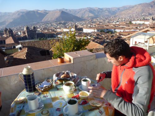 Petit déj à Cusco avant le départ pour Puno