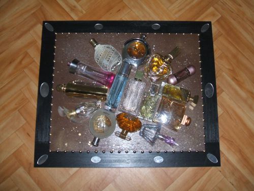 Flacons/Factices Parfums 60 x 50 cm