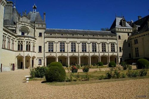 cour intérieur gauche