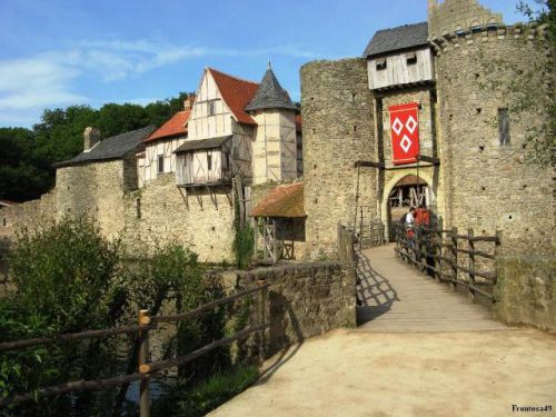 Entrée du village médiéval