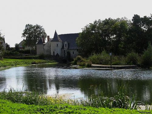 Vieux moulin au barrage du Loir