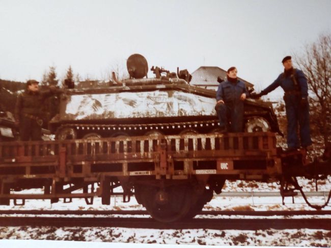 4chch, avec les premiers maréchal des logis chef SIMON et MATHIEU, en janvier 1984 et bien sur moi