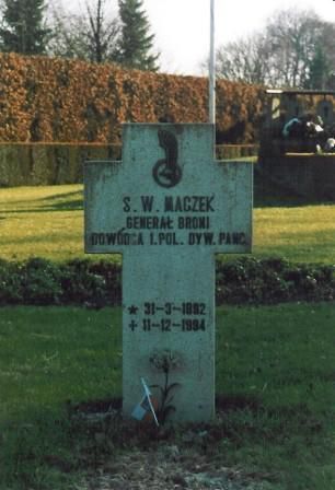 Breda-Tombe du Général Maczek
