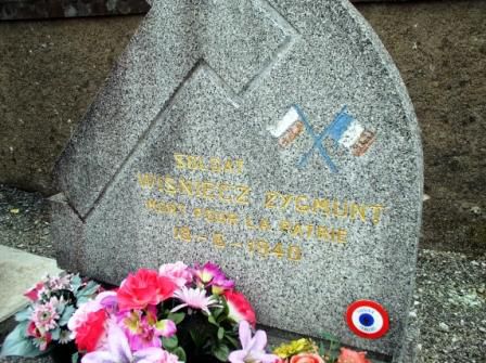 Chatenois-les-forges-Tombe d'un soldat polonais tué en 1940-Ph.C.Gomard