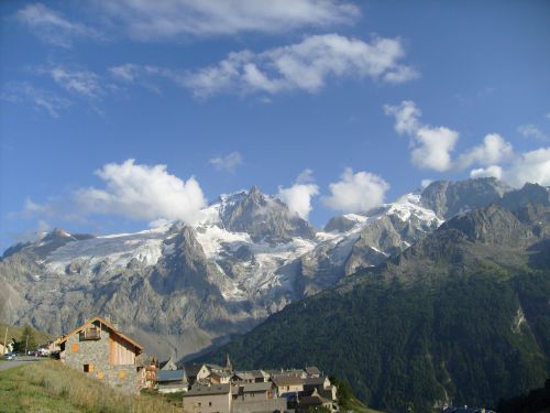 Le Chazelet face au Massif de la Meije