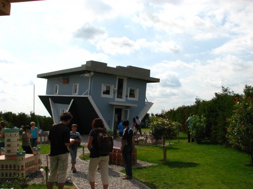 La maison construite à l'envers à Trassenheide