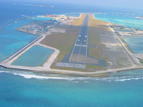 Atterrissage aéroport INTL de Malé