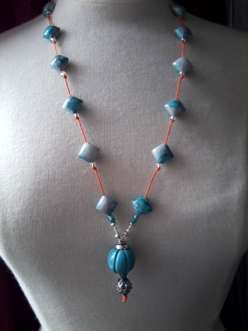 Long collier turquoise (lire article)
