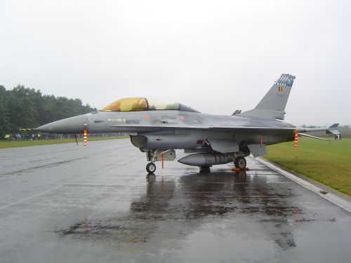 F-16 B 