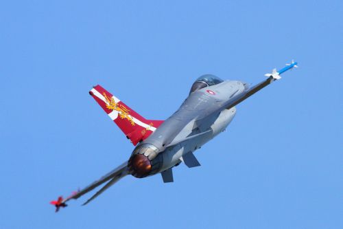 F-16 MLU 