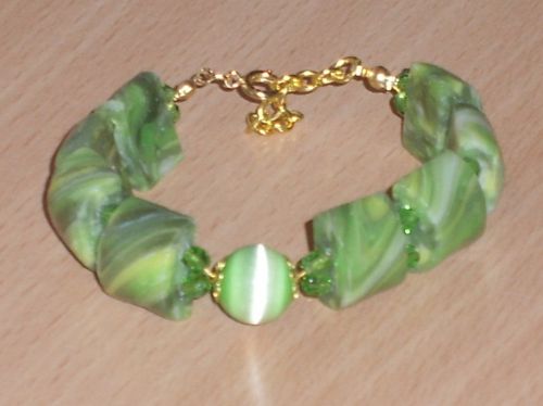 Bracelet imitation jade, perle oeil de chat
