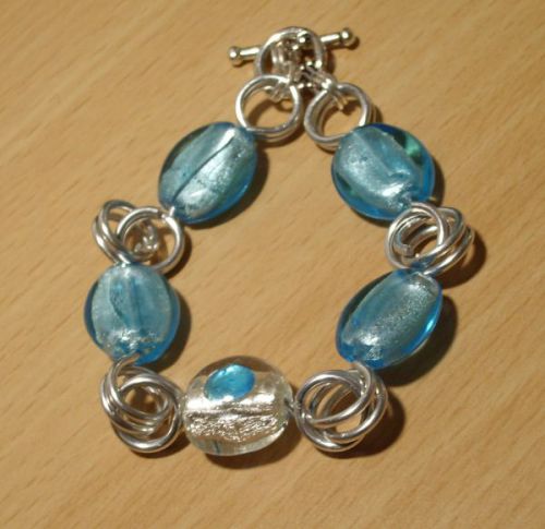 Bracelet aluminium et perles de verre