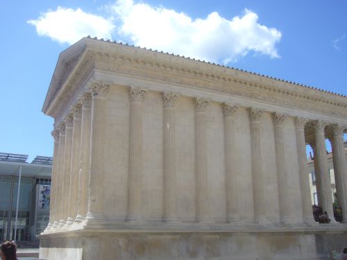 Maison carré à Nîmes