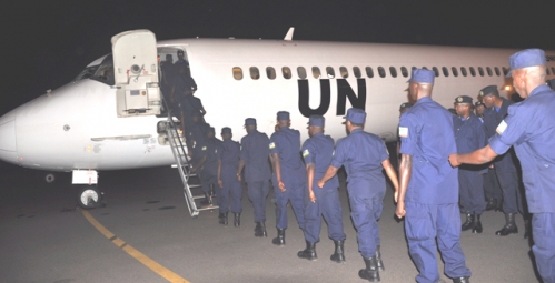 The_officers_boarding_a_UN_plane_at_Kigali_International_Airport.JPG