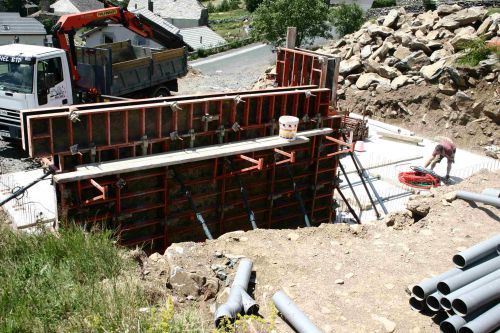 15 Juillet : Les banches en place et bien calées