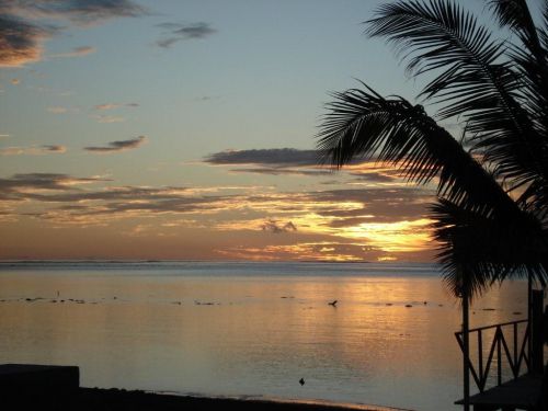 Couchet de soleil sur le lagon à Papara 
