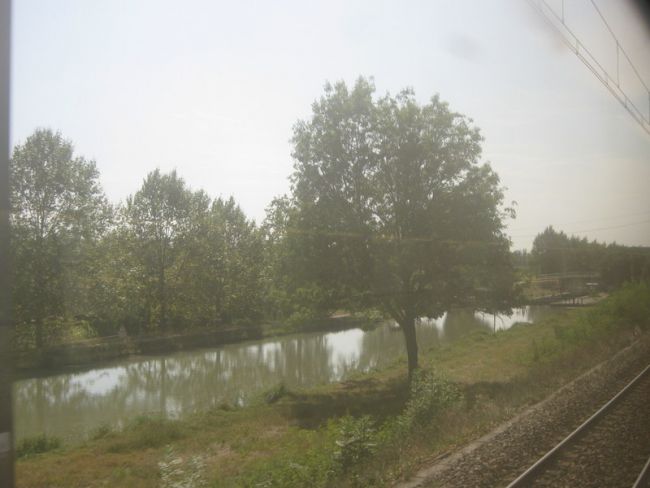Le Canal du Midi près de la voie de chemin de fer