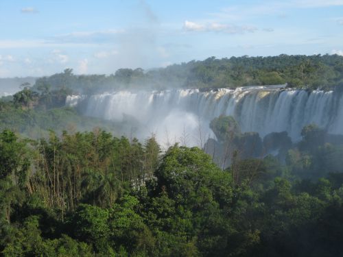 les chutes d'Iguazu s'étalennt sur 2km 5