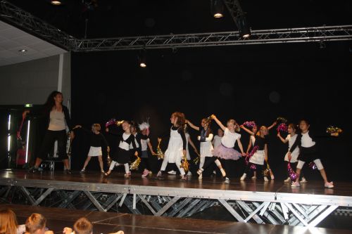 SPECTACLE FIN D'ANNEE 2011