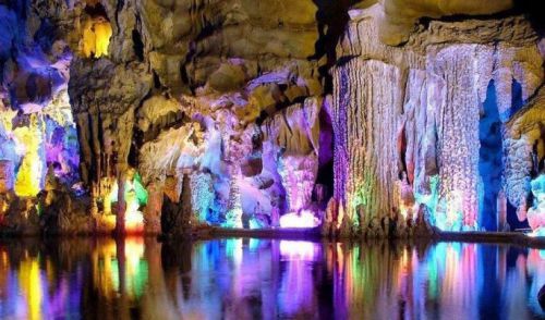 Grotte de plusieurs couleurs.jpg