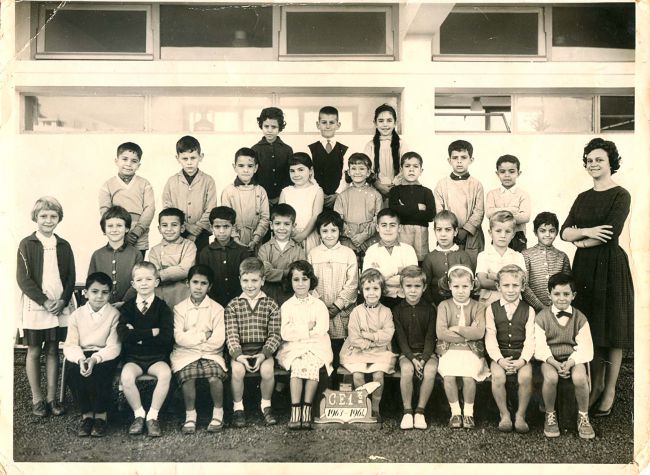 classe C.E1 année scolaire 1963/64 école claude Monet