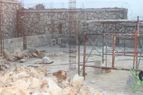 Construction de la future école pour les jeunes de l'orphelinat! - Construction of the futur school for the young ones at the orphanage!