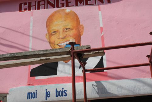 Peinture murale du nouveau Président Michel Martelly - Mural of the new President Michel Martelly
