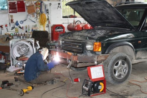 Montage du pare-chocs sur notre voiture par Brennon - Building of the bumper on our car by Brennon