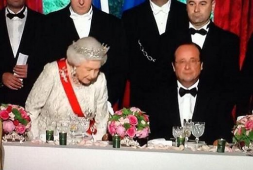 0 Hollande et la Reine.png