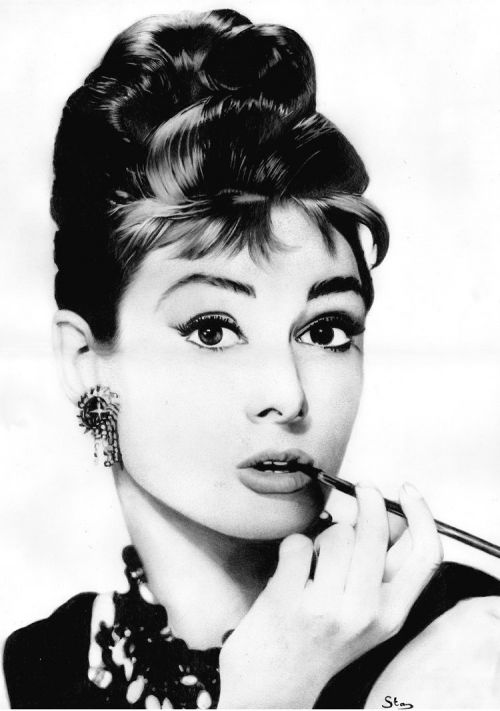 Audrey Hepburn. Une de mes icônes en matière de mode et d'élégance.