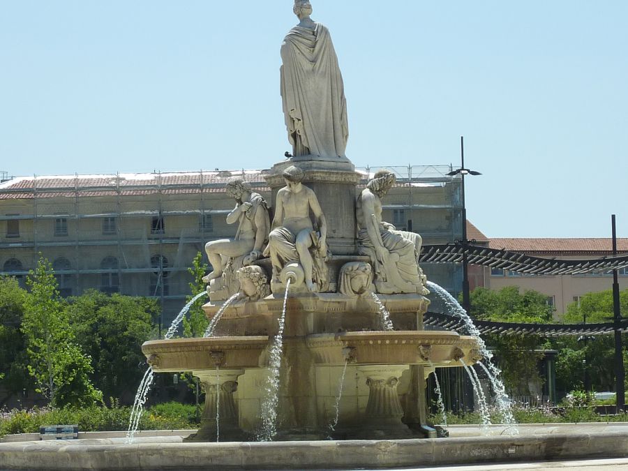 Nîmes