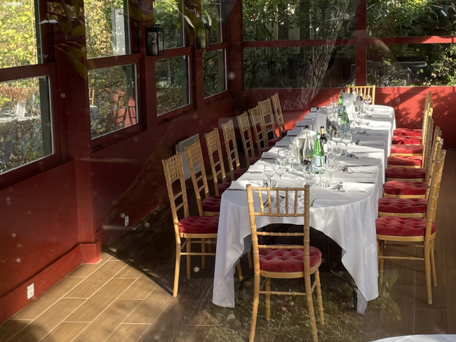 Notre Guinguette au bord de la Seine pour le déjeuner