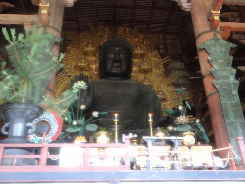 Grand bouddha de bronze Daibustu