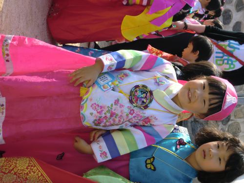 petite fille en hanbok