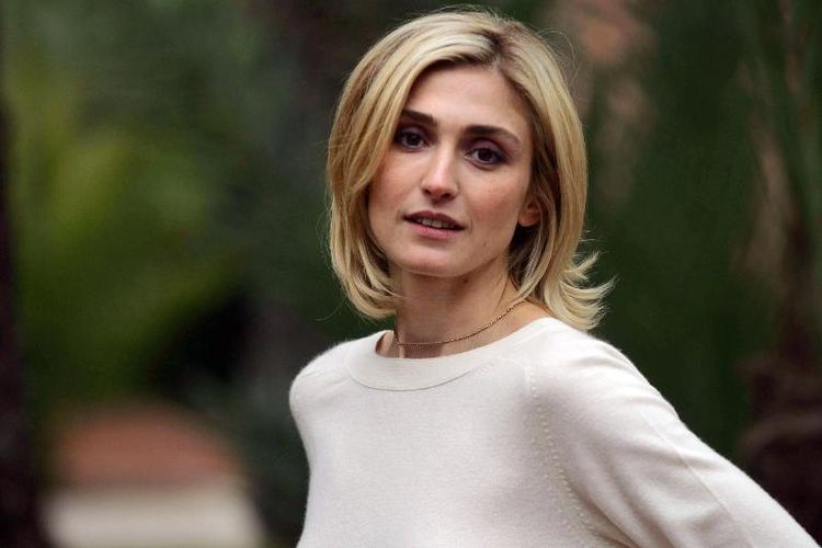 610705-julie-gayet-le-9-decembre-2006-a-marrakech.jpg