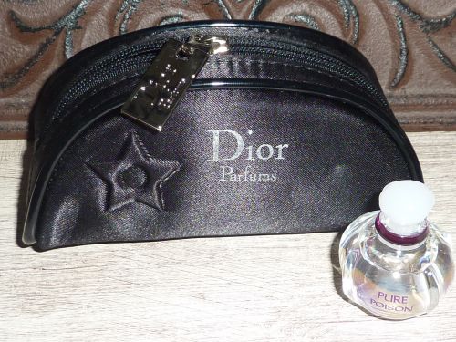 Trousse avec miniature PURE POISON