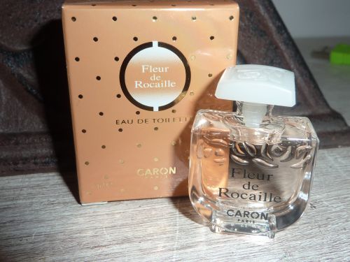 Miniature de parfum FLEUR DE ROCAILLE de CARON