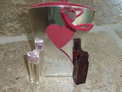 Duo de miniatures de parfum ESCADA  ST VALENTIN