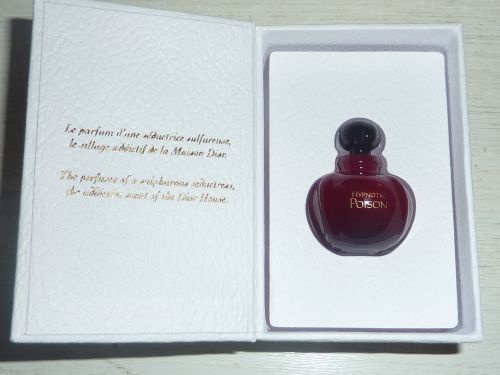 Miniature de parfum HYPNOTIC POISON de DIOR édition noel 2012