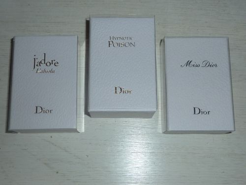 Miniature de parfum MISS DIOR de DIOR édition noel 2012