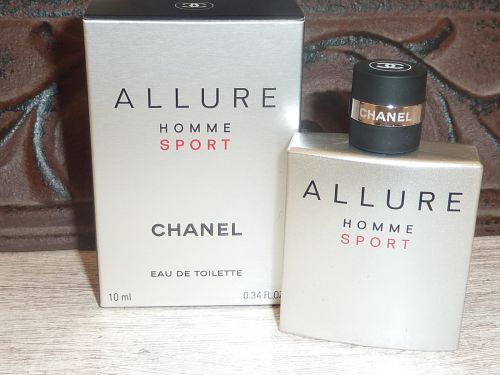 Miniature de parfum ALLURE HOMME SPORT de CHANEL