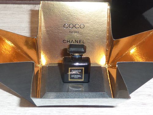 Miniature de parfum COCO NOIR de CHANEL
