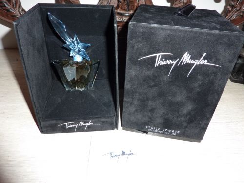 Coffret ETOILE COMETE de MUGLER, état neuf  180 euros