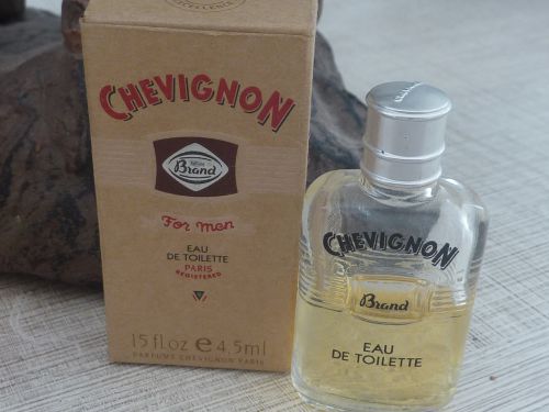 Miniature de parfum CHEVIGNON