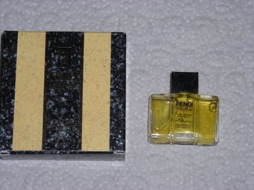 Miniature de parfum de FENDI