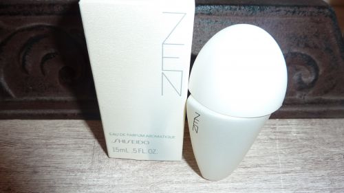 Miniature de parfum ZEN de SHISEIDO