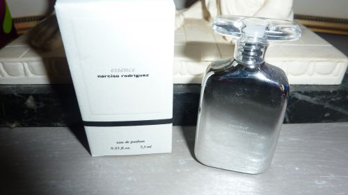 Miniature de parfum NARCISSO RODRIGUEZ