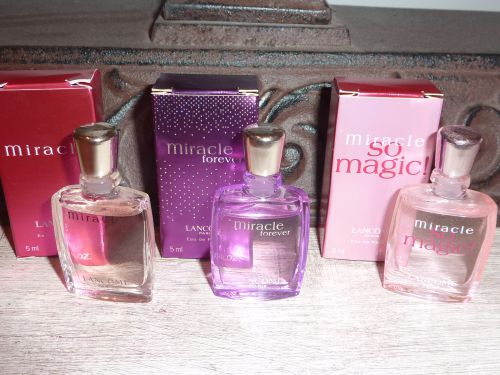 3 Miniatures de parfum MIRACLE de LANCOME