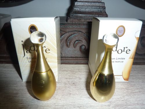 Miniature de parfum J'ADORE de DIOR édition limitée